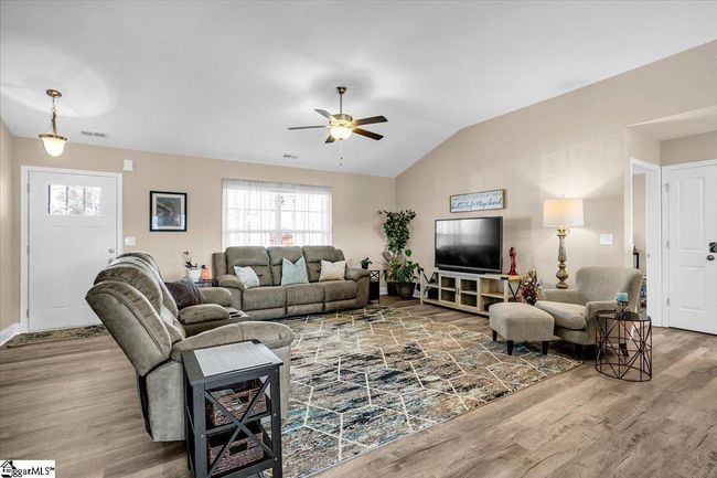 407 Braeburn Fields Ct, House other with 3 bedrooms, 2 bathrooms and 4 parking in Inman SC | Image 6