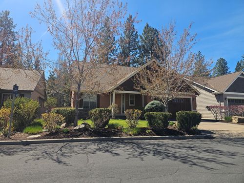 19501 Pond Meadow Ave, Bend, OR, 97702-3324 | Card Image