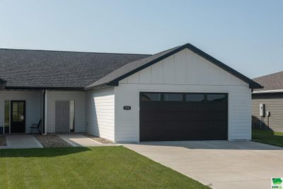 704 17th St Se, House other with 2 bedrooms, 2 bathrooms and null parking in Orange City IA | Image 1