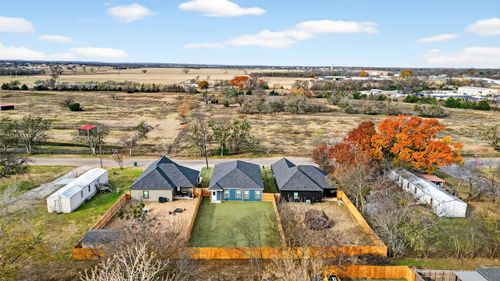 506 Broadway St, Whitesboro, TX, 76273-2604 | Card Image