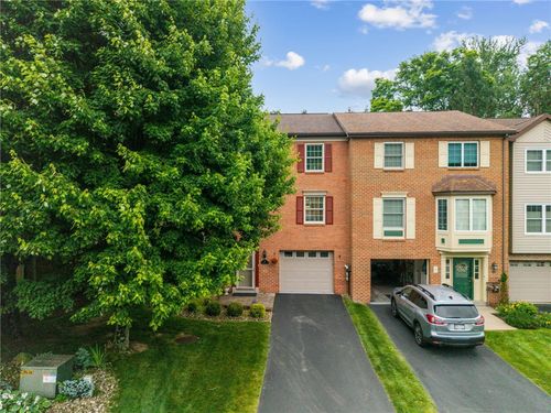 28 Unity Sq, Greensburg, PA, 15601-9577 | Card Image