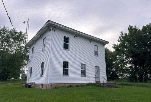 6802 N Quarry Hill Rd, WARREN, IL, 61087-9746 | Card Image