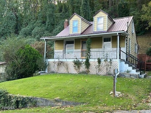 3135 3rd Ave, Saint Paul, VA, 24283-3601 | Card Image