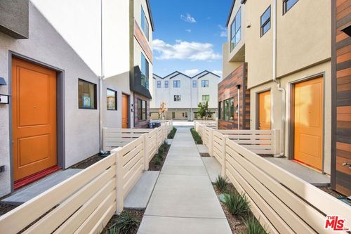 unit-2-5868 Linden Ave, Long Beach, CA, 90805-4881 | Card Image
