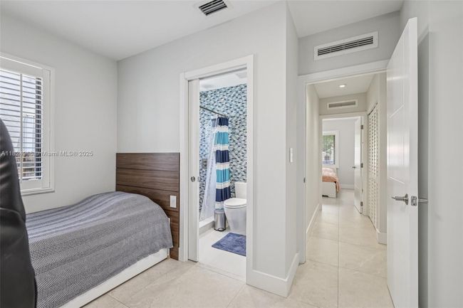441 Sw 27 Th Rd, House other with 4 bedrooms, 4 bathrooms and null parking in Miami FL | Image 27