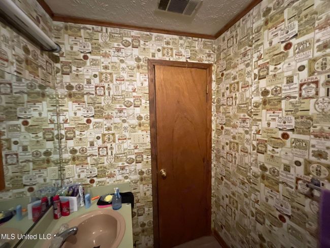 Bathroom | Image 36