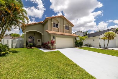 17643 Sw 5th St, House other with 4 bedrooms, 2 bathrooms and null parking in Pembroke Pines FL | Image 1