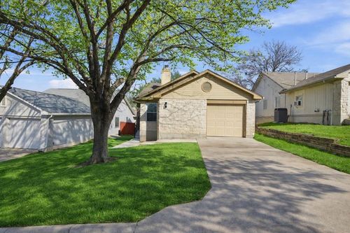 9019 Wellesley Dr, Austin, TX, 78754-5016 | Card Image