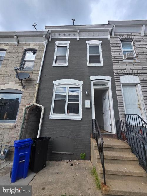 1121 Douglass St, READING, PA, 19604-2438 | Card Image