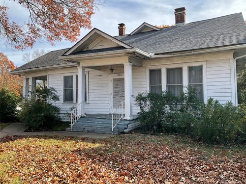 1303 W 3rd Ave, Corsicana, TX, 75110-4454 | Card Image