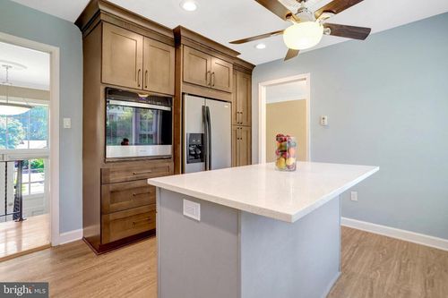 8121 Marcy Ave, SPRINGFIELD, VA, 22152-3046 | Card Image