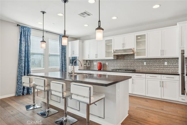 19216 Bension Dr, House other with 6 bedrooms, 4 bathrooms and 2 parking in Santa Clarita CA | Image 10