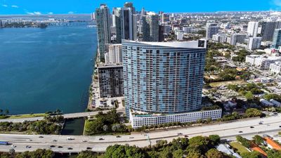 1909 - 601 Ne 36th St, Condo with 2 bedrooms, 2 bathrooms and null parking in Miami FL | Image 2