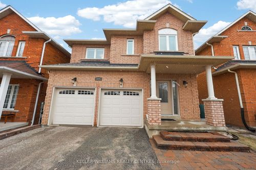137 Woodbury Cres, Newmarket, ON, L3X2S5 | Card Image