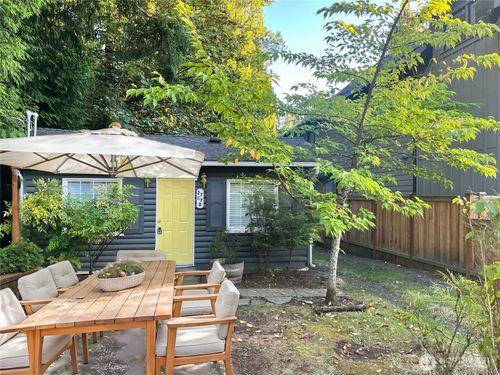 b-2727 Ne 92nd St, Seattle, WA, 98115-3471 | Card Image