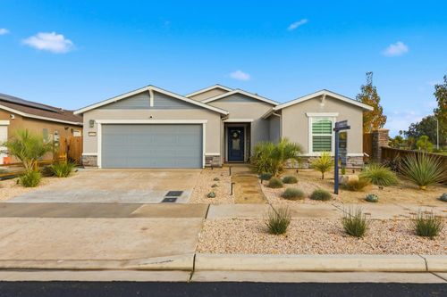 6218 Panda Way, Riverbank, CA, 95367-2579 | Card Image