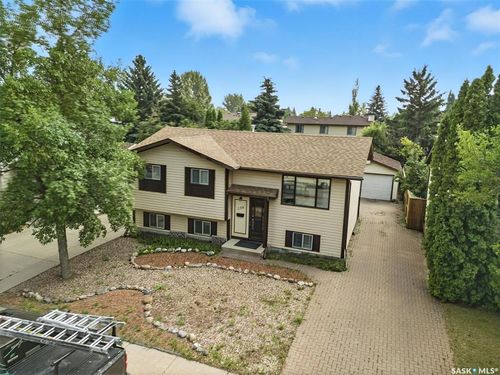 238 Stillwater Dr, Saskatoon, SK, S7J4K3 | Card Image