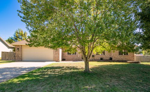 820 Mark St, Willard, MO, 65781-9489 | Card Image