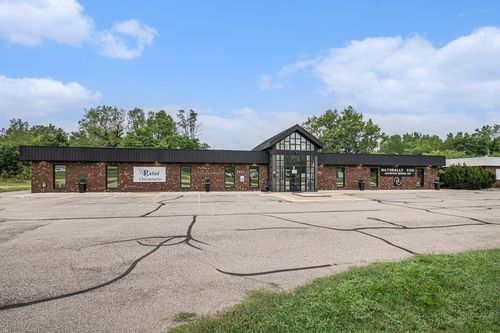 3824 M 139, Saint Joseph, MI, 49085-9605 | Card Image