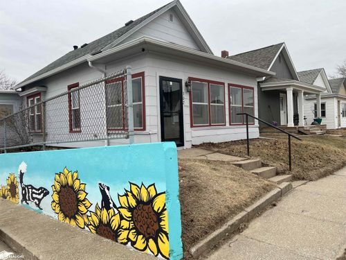 302 N Elm St, Creston, IA, 50801-2323 | Card Image