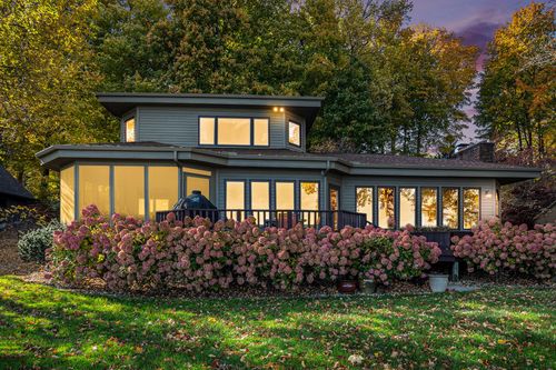 10800 S Interlaken, Richland, MI, 49083-8514 | Card Image