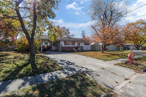 516 Poplar St, Lakehurst, NJ, 08733-2524 | Card Image