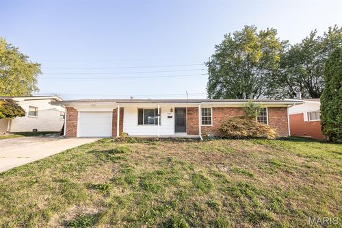 7632 Westchester Dr, Belleville, IL, 62223-2639 | Card Image