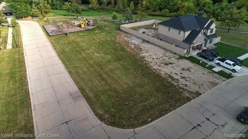 33228 Nicola, Fraser, MI, 48026-5225 | Card Image