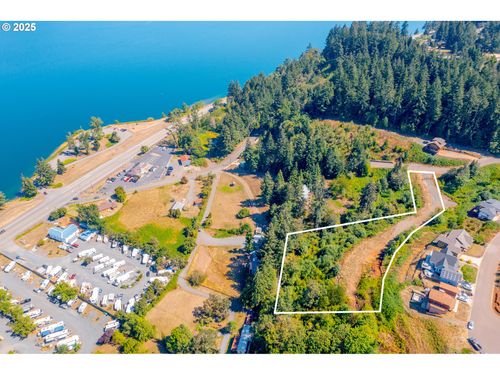 6332 Lakepointe Way, SweetHome, OR, 97386 | Card Image