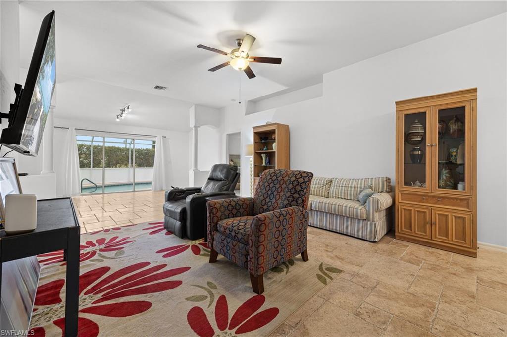 Residential in LEHIGH ACRES 4