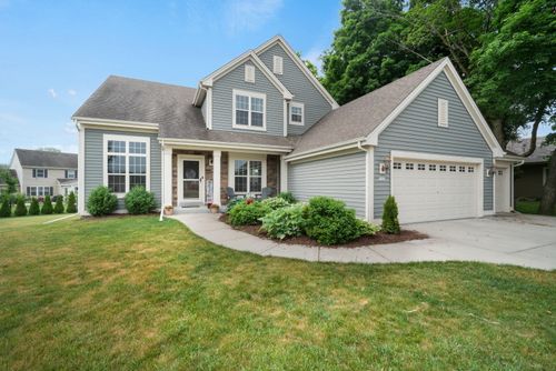 1721 Sagewood Cir, West Bend, WI, 53095-8553 | Card Image