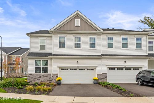 123 Woolley Ct, Oakhurst, NJ, 07755-2856 | Card Image