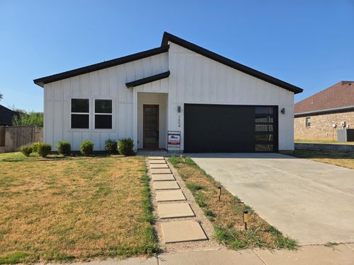 2604 Flora Ln, Denison, TX, 75020-3618 | Card Image