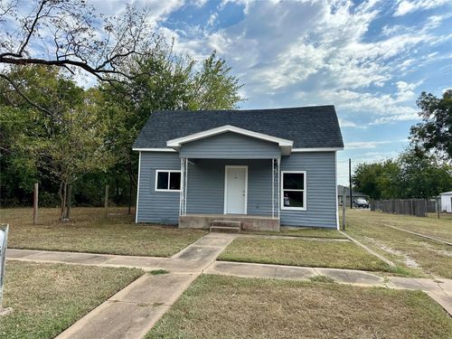 712 W Bond St, Denison, TX, 75020-2210 | Card Image
