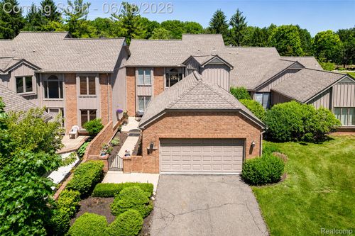 37520 Amber Dr, Farmington Hills, MI, 48331-1166 | Card Image