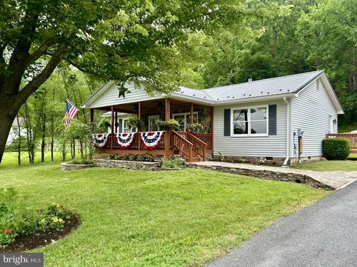 135 Isaac St, WARDENSVILLE, WV, 26851-8375 | Card Image