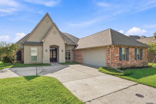 30889 Creek Valley Dr, Denham Springs, LA, 70726-1817 | Card Image
