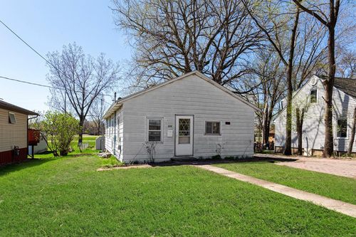 522 Hulett Ave, Faribault, MN, 55021-4718 | Card Image