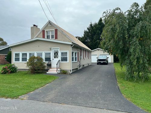 29 Fay St, Gloversville, NY, 12078-1124 | Card Image