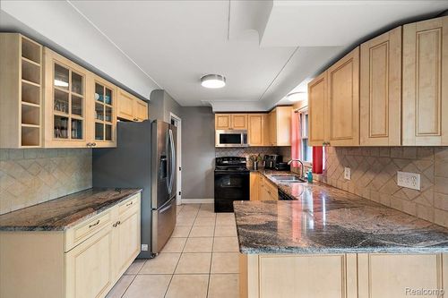 42350 Bobjean St, Sterling Heights, MI, 48314-3123 | Card Image