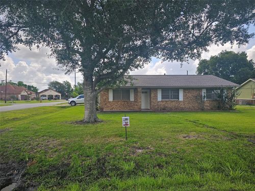 120 Ronald Ave, Bay City, TX, 77414-3155 | Card Image