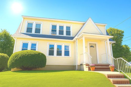 8 Smith St, Danbury, CT, 06810-5561 | Card Image