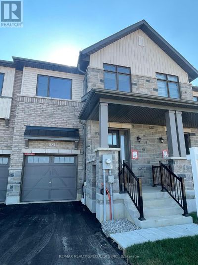 32 Molnar Cres, Townhouse with 3 bedrooms, 3 bathrooms and 2 parking in Brantford ON | Image 1