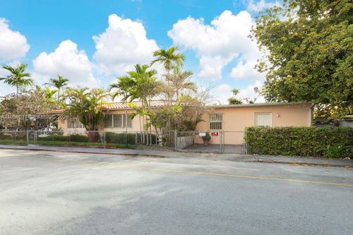 0-101 Sw 24th Ave, Miami, FL, 33135-1416 | Card Image