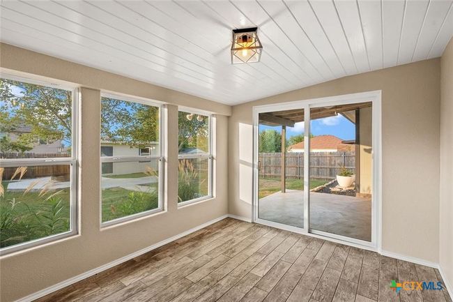 enclosed porch/flex space | Image 16