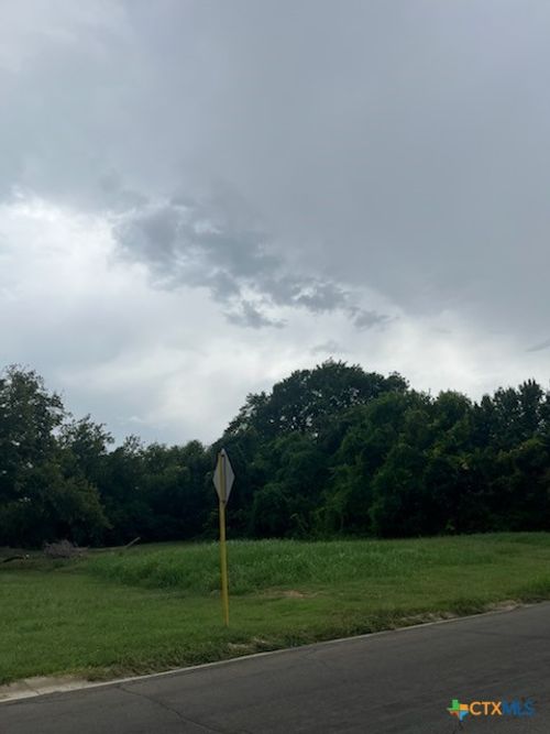 515 S Roy Reynolds Dr, Harker Heights, TX, 76548-1670 | Card Image