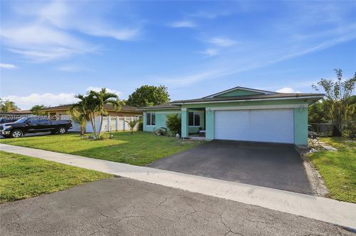 8271 Nw 68th Ter, Tamarac, FL, 33321 | Card Image