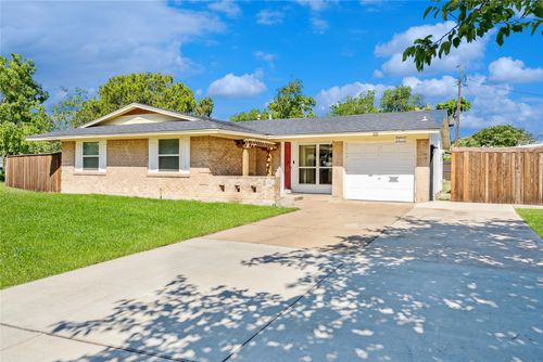 2425 Misty Ln, Carrollton, TX, 75006-7721 | Card Image