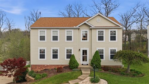 529 Grandshire Dr, Cranberry Twp, PA, 16066-6929 | Card Image