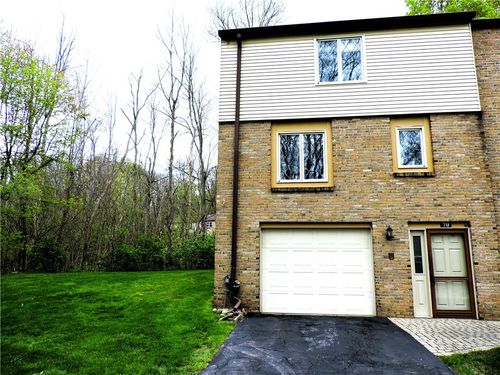 70 Woodridge, Henrietta, NY, 14467 | Card Image
